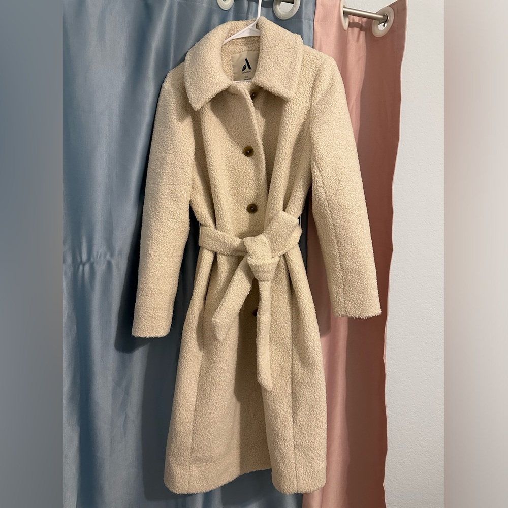 Amazon Essentials Women's Relaxed-Fit Recycled Polyester Sherpa Long Coat Size M